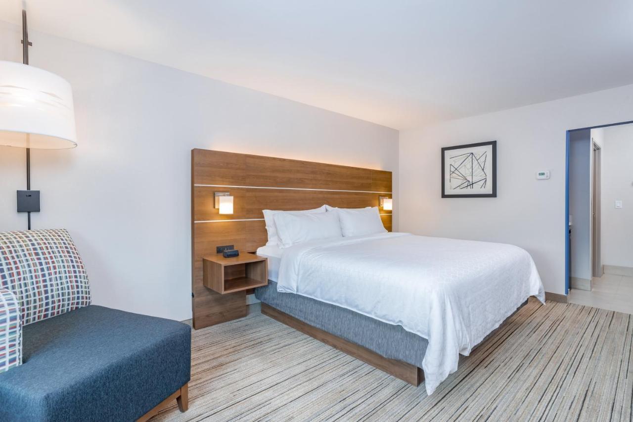 Holiday Inn Express & Suites - Elkhart North By Ihg Buitenkant foto