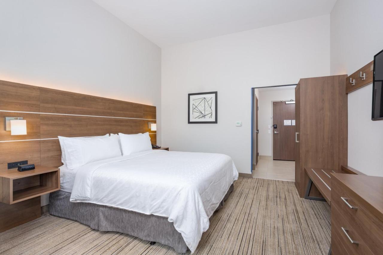 Holiday Inn Express & Suites - Elkhart North By Ihg Kamer foto